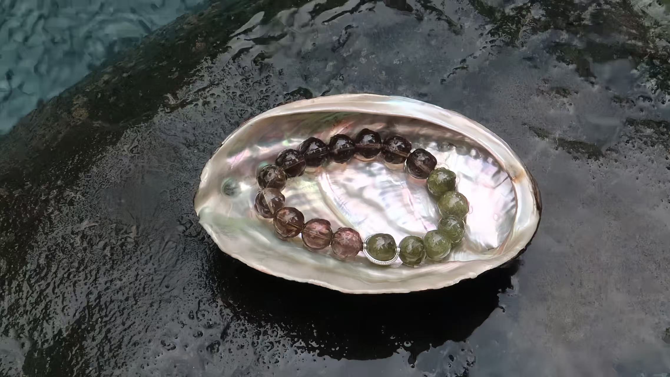 Healthy Glow | Handmade Crystal Bracelet with Smoky Quartz and Tsavorite