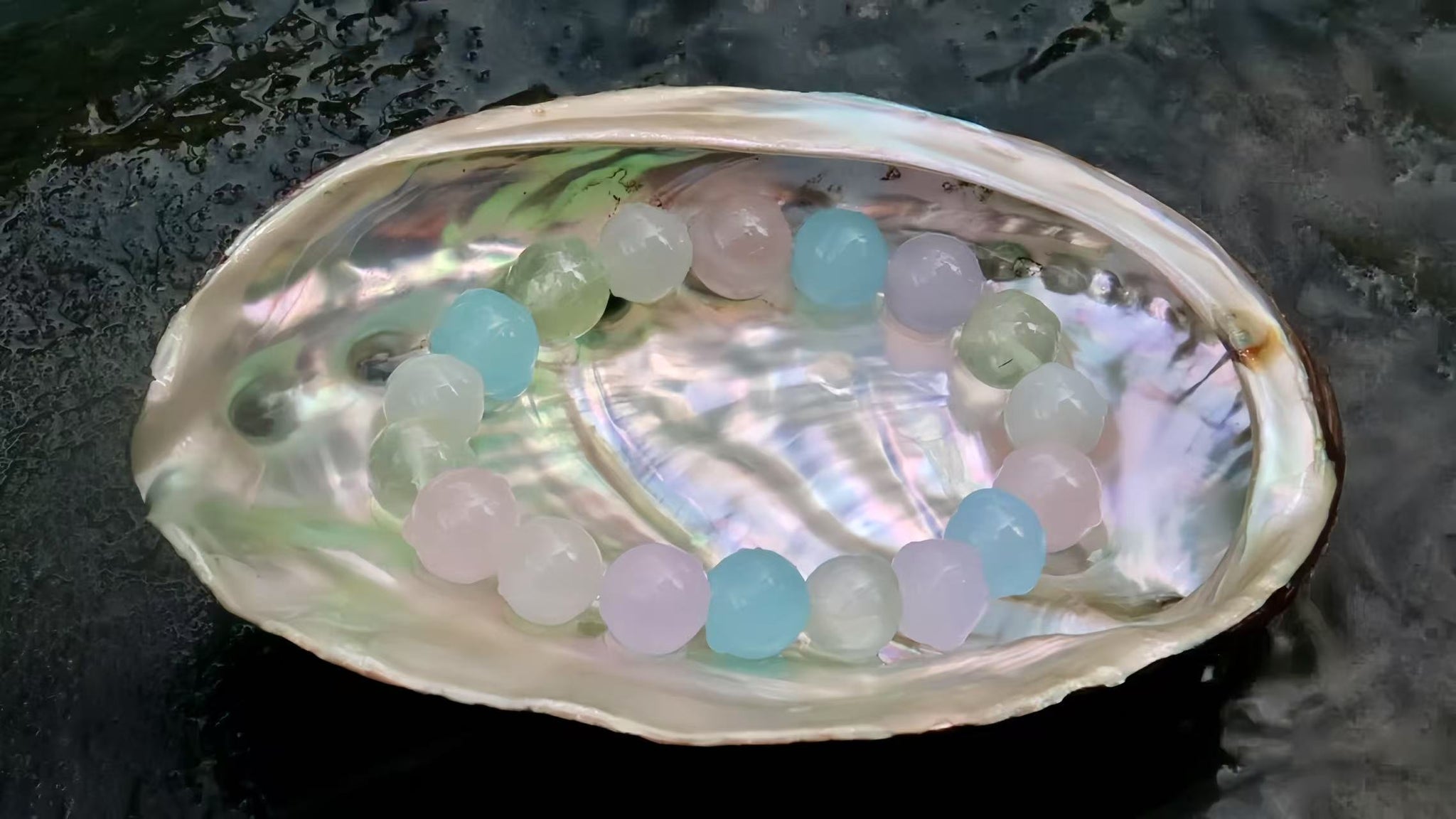 Seun Ádhúil | Bráisléad Criostail Lámhdhéanta le Morganite, Prehnite, Grianchloch Rós, agus Cloch Ghealach Bhán